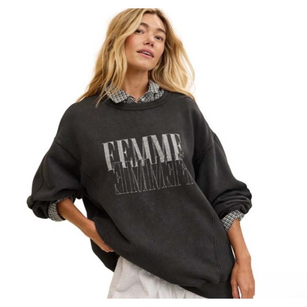 NWT Aerie Femme Feminine Graphic Sweatshirt Women's XS Gray‎ Oversized Crewneck